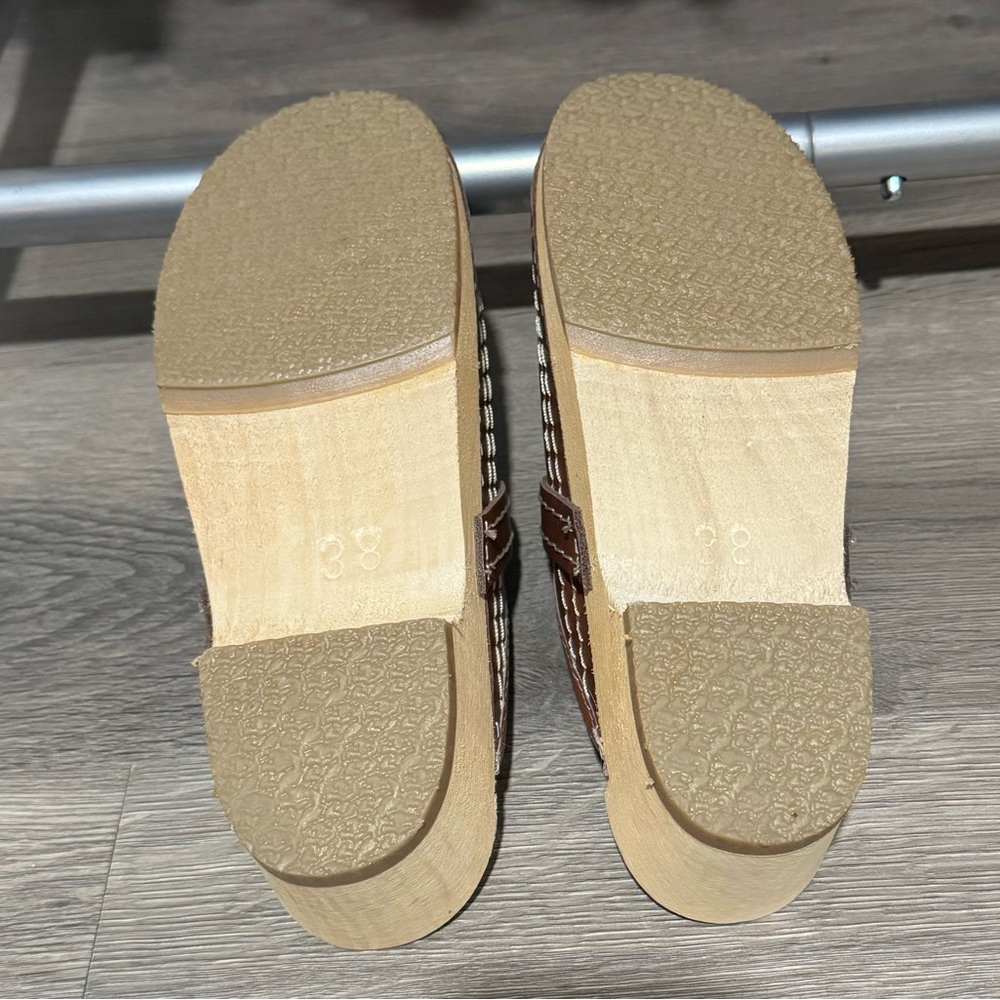 Women's Brown Leather Clogs - Picture 5 of 6